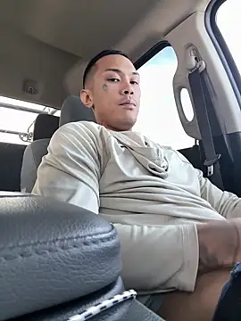 Loadedeggs online show from 11/17/25, 06:46