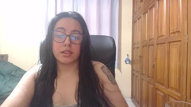 Venus cat  online show from 02/01/26, 10:41