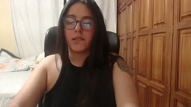 Venus cat  online show from 04/22/26, 03:09