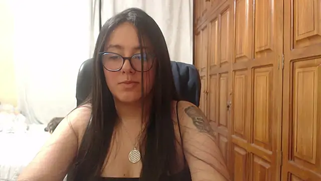 Venus cat  online show from 04/25/26, 04:37