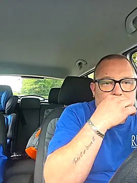 Snapshot of hot-brabo chatting on 10/03/25, 02:47 hot-brabo online show from 10/03/25, 02:47