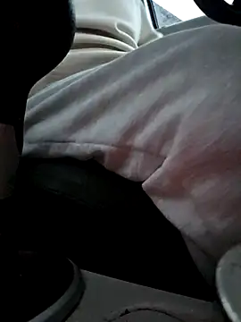 Snapshot of hot-brabo chatting on 10/15/25, 04:40 hot-brabo online show from 10/15/25, 04:40