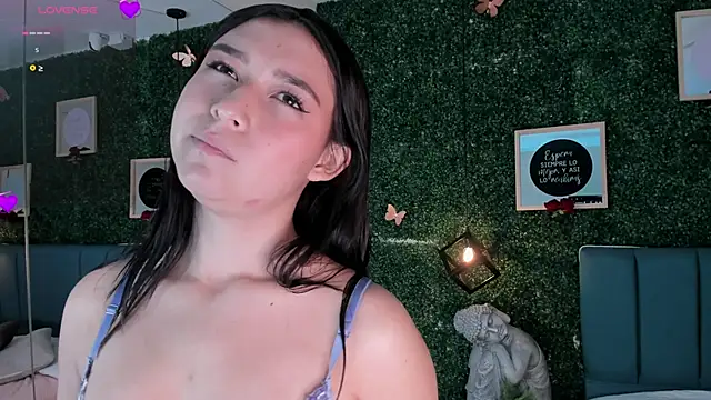 Snapshot of Rubyvixxen_ chatting on 10/31/25, 03:40 Rubyvixxen online show from 10/31/25, 03:40