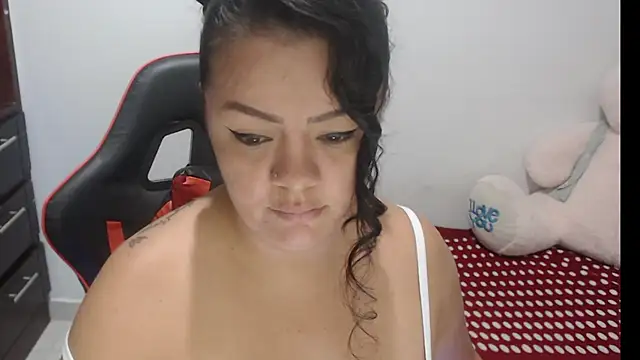 Snapshot of emily_sexxx chatting on 02/20/26, 06:26 emily sexxx online show from 02/20/26, 06:26