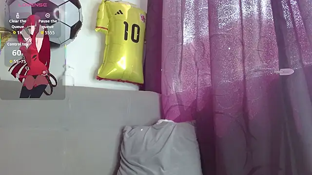 JuliethaFox online show from 06/30/26, 05:47