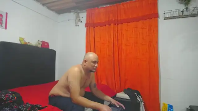 Snapshot of Meloncillo_and_Babyliss99 chatting on 02/04/26, 12:38 Meloncillo and Babyliss99 online show from 02/04/26, 12:38