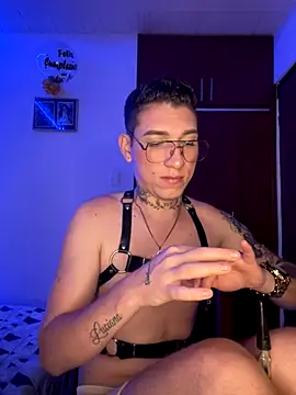 hotxxx 2012 online show from 10/03/25, 07:55