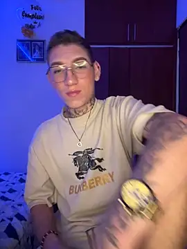 hotxxx 2012 online show from 10/04/25, 08:29