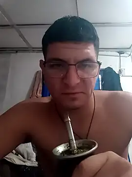 Snapshot of Eltorta214 chatting on 04/06/26, 08:54 Eltorta214 online show from 04/06/26, 08:54