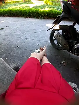 Snapshot of Zun_121 chatting on 11/14/25, 12:42 Zun 121 online show from 11/14/25, 12:42