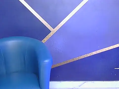 shiny-krisha online show from 10/18/25, 04:37