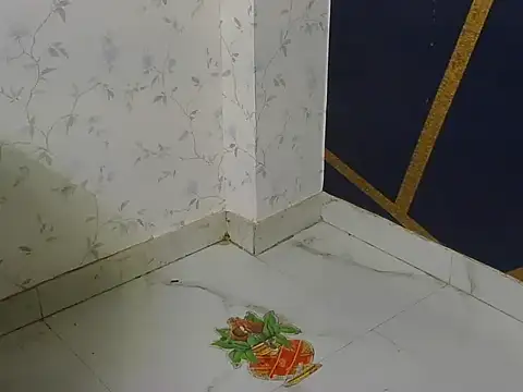 shiny-krisha online show from 11/02/25, 04:04