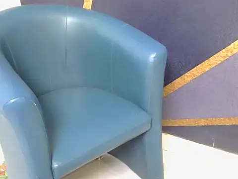 shiny-krisha online show from 11/03/25, 04:36