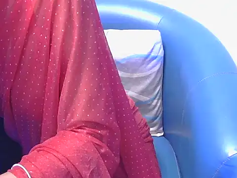 shiny-krisha online show from 11/28/25, 05:10