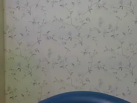 shiny-krisha online show from 11/30/25, 04:05