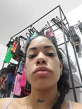 Snapshot of thaliacangri chatting on 11/14/25, 12:42 thaliacangri online show from 11/14/25, 12:42