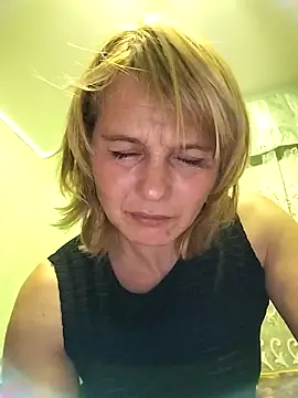 Masha412111 online show from 10/05/25, 08:18