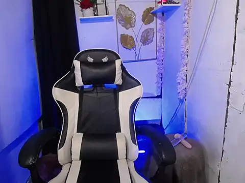 ella foxtrot online show from 03/15/26, 09:59