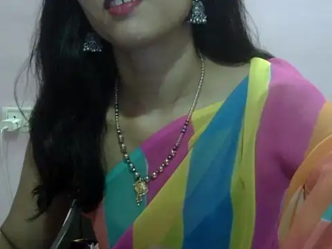 Snapshot of Laila_Cute chatting on 05/25/26, 04:02 Laila Cute online show from 05/25/26, 04:02