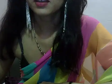 Snapshot of Laila_Cute chatting on 05/29/26, 04:27 Laila Cute online show from 05/29/26, 04:27