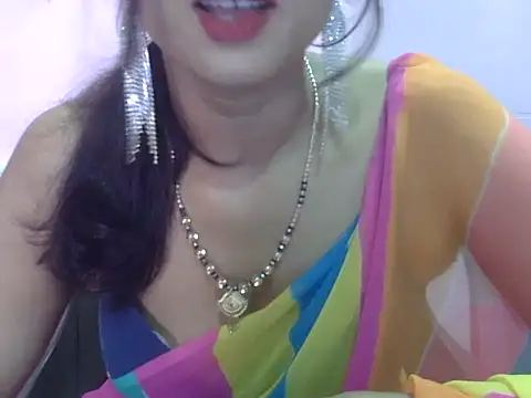 Snapshot of Laila_Cute chatting on 05/31/26, 04:42 Laila Cute online show from 05/31/26, 04:42