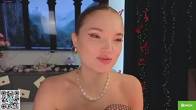 JulieLupo online show from 03/11/26, 06:08