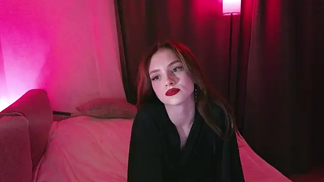 Snapshot of midnightMaya chatting on 10/26/25, 10:04 midnightMaya online show from 10/26/25, 10:04