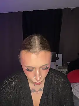 Snapshot of Kimberly-sweety chatting on 10/18/25, 08:20 Kimberly-sweety online show from 10/18/25, 08:20