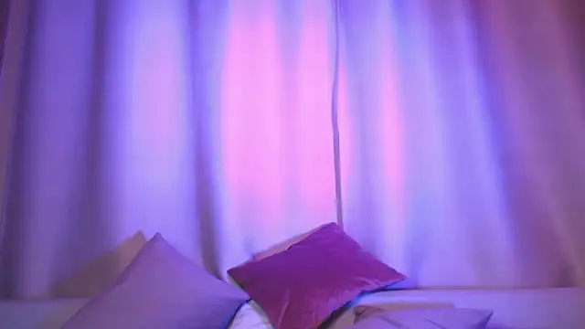 Snapshot of SophieDiamond_Xx chatting on 10/09/25, 06:17 SophieDiamond Xx online show from 10/09/25, 06:17