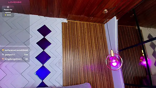 Matti sofia  online show from 10/30/25, 07:47