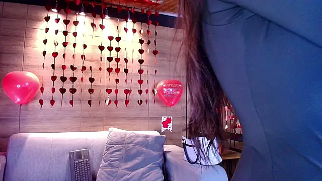 Matti sofia  online show from 02/16/26, 10:55