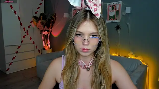 Snapshot of linakorvin chatting on 11/03/25, 01:12 linakorvin online show from 11/03/25, 01:12