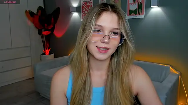 Snapshot of linakorvin chatting on 11/05/25, 01:11 linakorvin online show from 11/05/25, 01:11