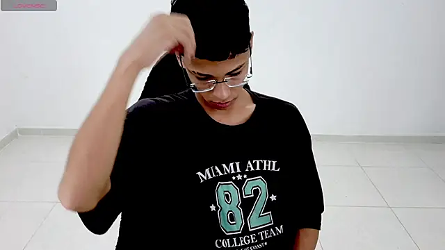 Im david02 online show from 04/14/26, 02:23