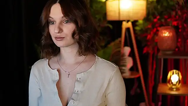 Snapshot of xoxo_molly chatting on 10/03/25, 01:30 xoxo molly online show from 10/03/25, 01:30