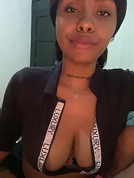 Snapshot of Itanydiorr chatting on 10/18/25, 01:08 Itanydiorr online show from 10/18/25, 01:08