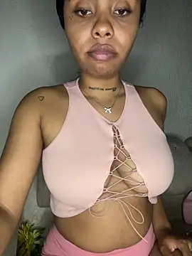 Snapshot of Itanydiorr chatting on 11/27/25, 07:10 Itanydiorr online show from 11/27/25, 07:10