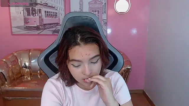 mia foster t online show from 12/19/25, 12:45