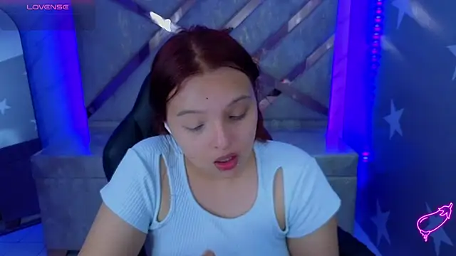 Snapshot of mia_foster_t chatting on 05/22/26, 01:06 mia foster t online show from 05/22/26, 01:06