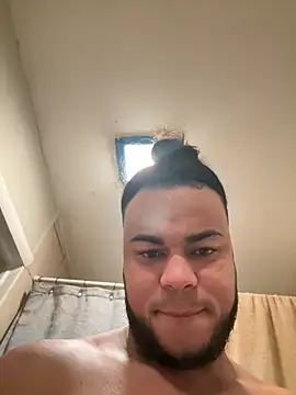 familia0210 online show from 10/04/25, 10:52