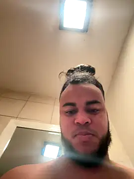 familia0210 online show from 12/02/25, 08:04