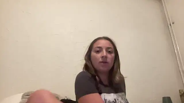 Snapshot of looloopaul chatting on 11/02/25, 08:44 looloopaul online show from 11/02/25, 08:44