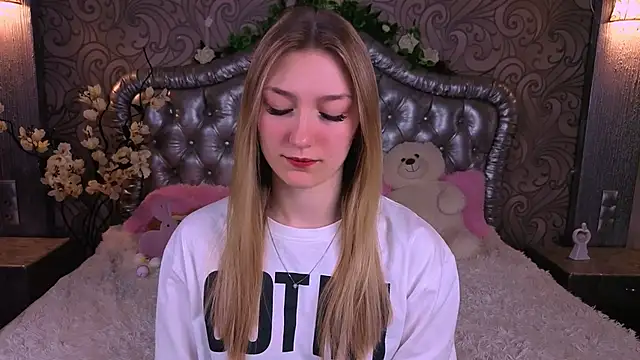 AngelAnabelle online show from 04/03/26, 08:29