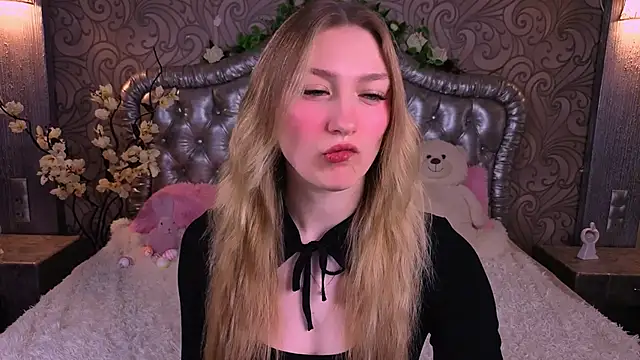 AngelAnabelle online show from 04/08/26, 08:53