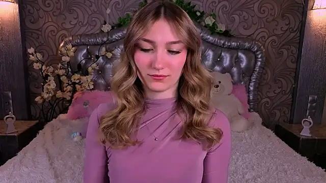 AngelAnabelle online show from 04/17/26, 01:36