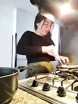 Snapshot of Jules_Angel chatting on 11/20/25, 07:57 Jules Angel online show from 11/20/25, 07:57