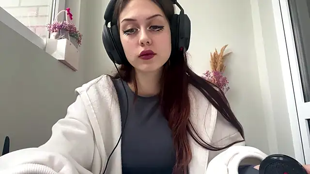 Nayra flash online show from 10/15/25, 01:22