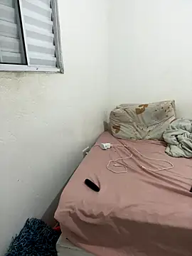 Snapshot of ___Amandinha chatting on 11/18/25, 11:48 Amandinha online show from 11/18/25, 11:48