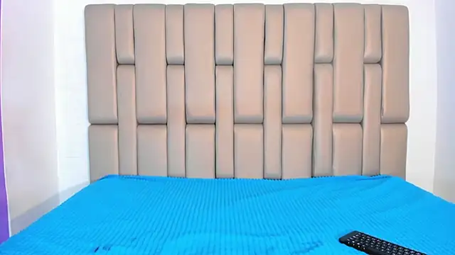 Snapshot of AlanaRosee__ chatting on 11/08/25, 01:11 AlanaRosee online show from 11/08/25, 01:11