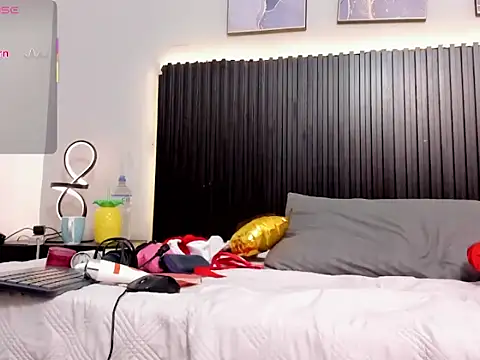 Julieta Slav3 online show from 02/13/26, 09:00